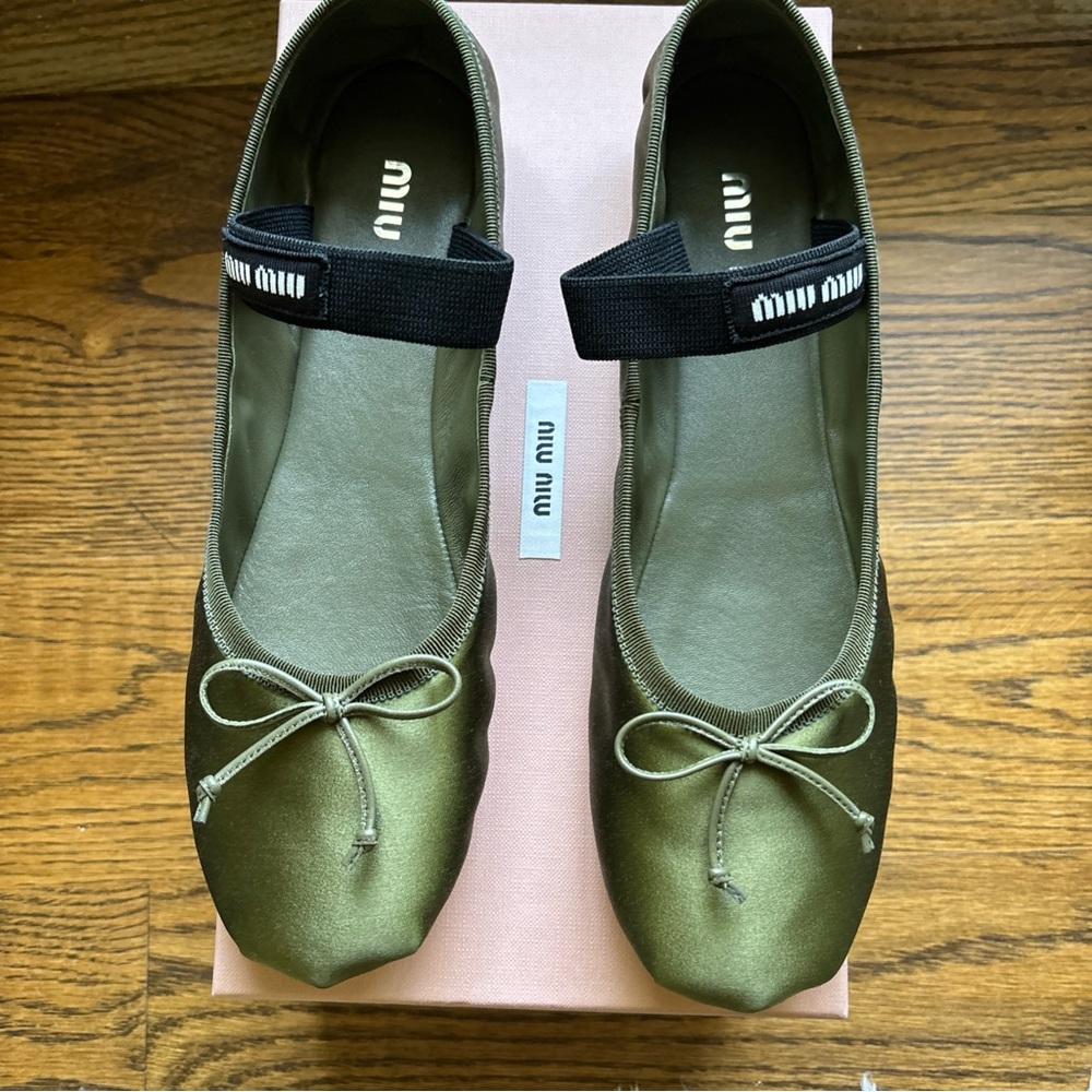 Authentic Miu Miu Oliva Green satin Bow ballerina shoes New 39.5EU 9.5 US $1020 - Picture 2 of 11